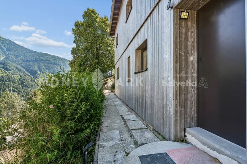 Saniertes 4.5-Zimmer-Einfamilienhaus an Südhang-Sonnenlage über Chur (2)