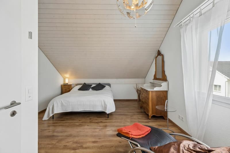 Familienfreundliches 6-Zimmer-Einfamilienhaus mit Garten (25)