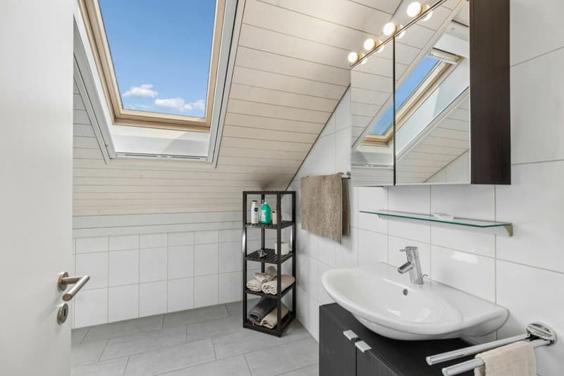 Familienfreundliches 6-Zimmer-Einfamilienhaus mit Garten (26)