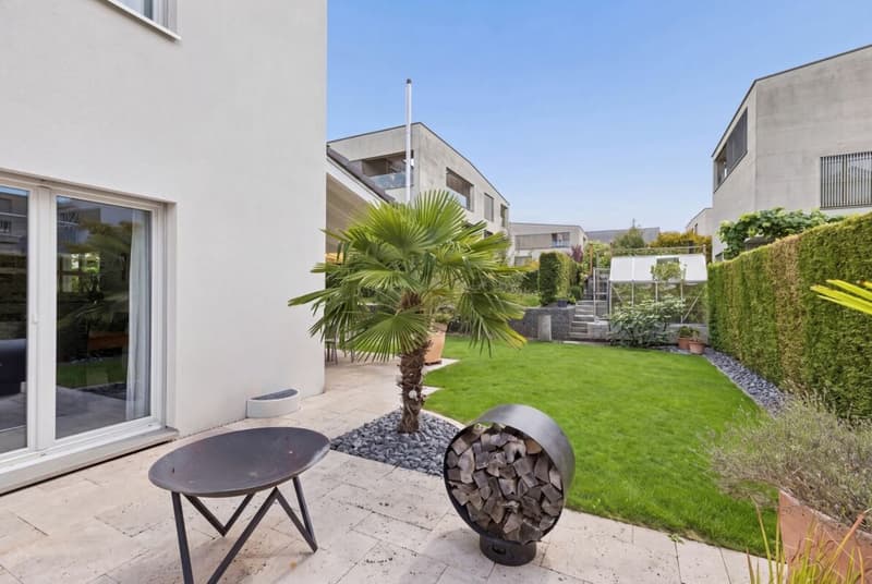 Familienfreundliches 6-Zimmer-Einfamilienhaus mit Garten (3)