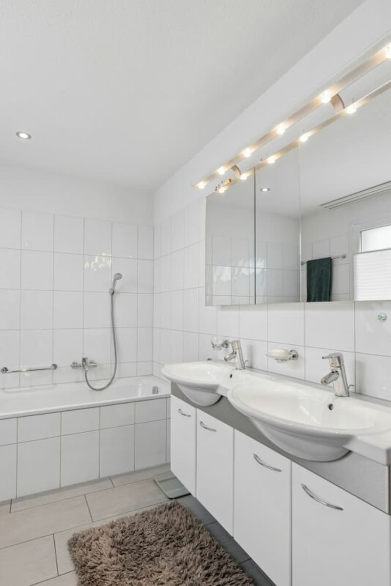 Familienfreundliches 6-Zimmer-Einfamilienhaus mit Garten (19)