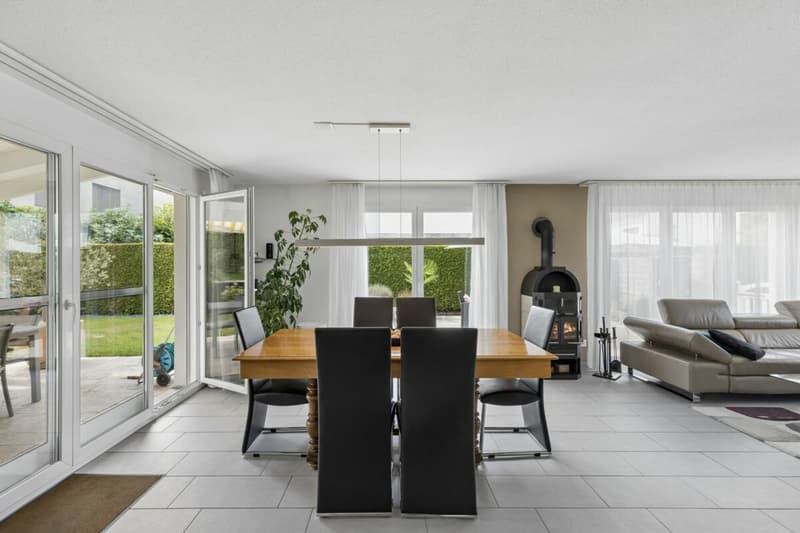 Familienfreundliches 6-Zimmer-Einfamilienhaus mit Garten (7)
