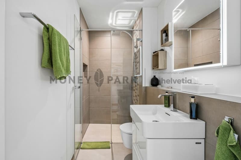 Hochwertige 3.5 Zimmer-Wohnung mit grossem Balkon (9)