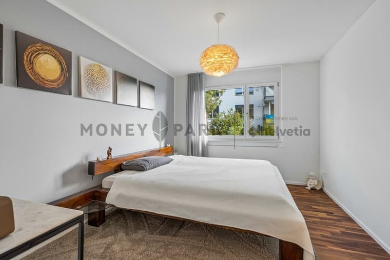 Hochwertige 3.5 Zimmer-Wohnung mit grossem Balkon (6)