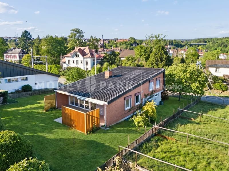 4-Zimmer-Split-Level-Einfamilienhaus mit grosszügigem Garten und Privatsphäre (1)