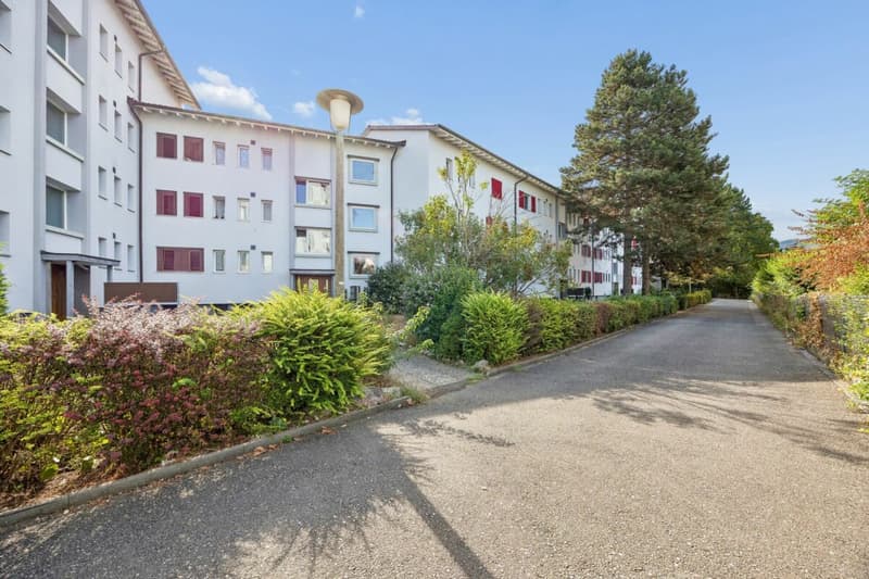 Perfekt für Pendler: Ruhige 3.5-Zimmer-Wohnung nahe Bahnhof (2)