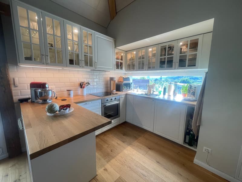 Partie de maison d'angle exclusive sur trois étages avec galerie, jardin et terrasse ensoleillée (2)