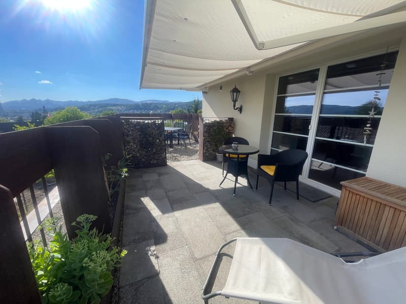 Partie de maison d'angle exclusive sur trois étages avec galerie, jardin et terrasse ensoleillée (1)