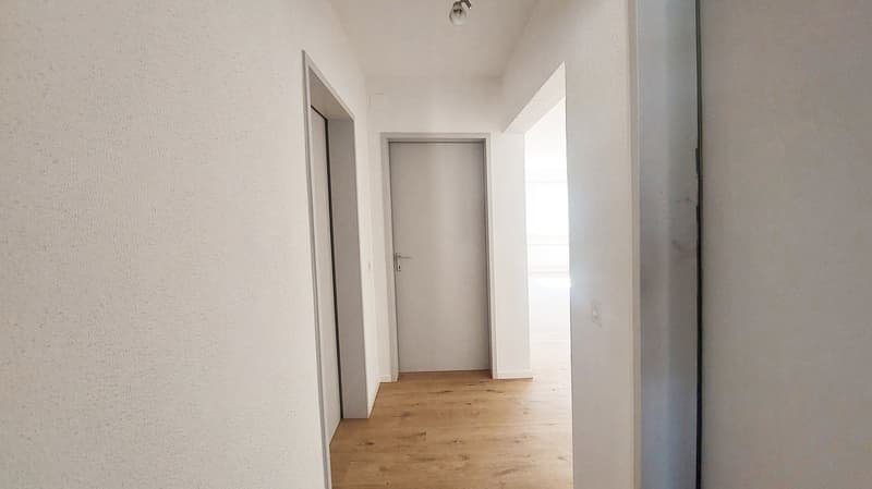Bellissimo appartamento di 4,5 locali con ampio balcone in affitto ad Ascona. (9)