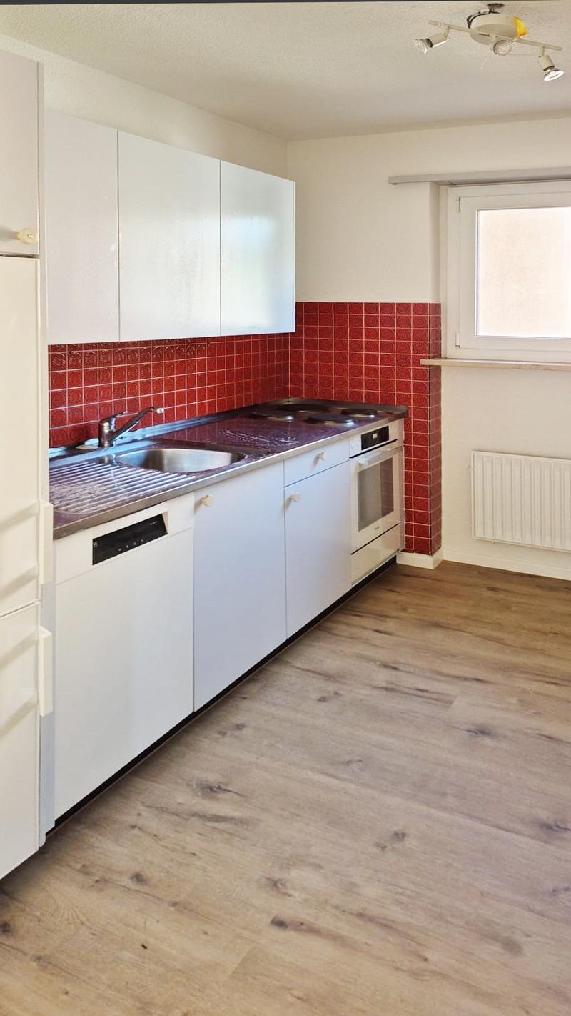 Bellissimo appartamento di 4,5 locali con ampio balcone in affitto ad Ascona. (18)
