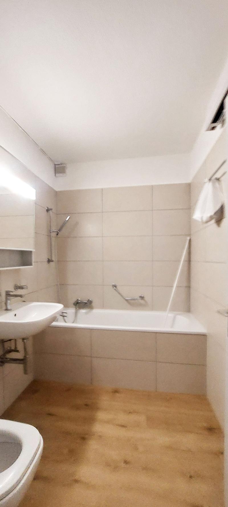 Appartamento di 2,5 locali recentemente ristrutturato con ampio balcone in affitto ad Ascona. (3)