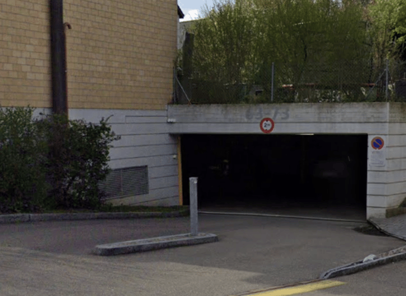 Covered parking spaces for rent (3)