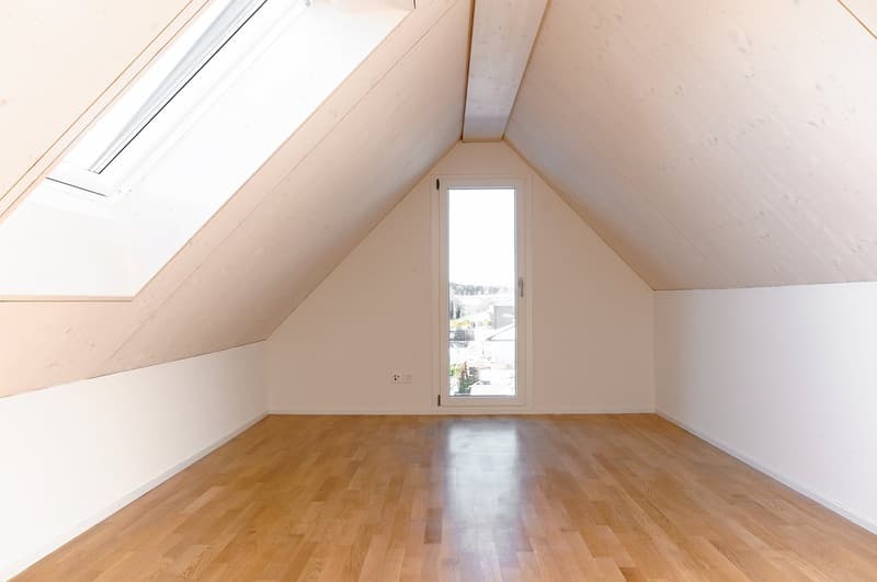 Au-dessus des toits de Bäretswil belle maisonnette en attique 4.5 (7)