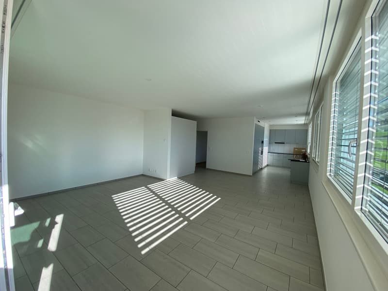 Grosszügige 5-Zimmer-Dachwohnung mit 194 m² als einzige Wohnung im Gebäude (2)