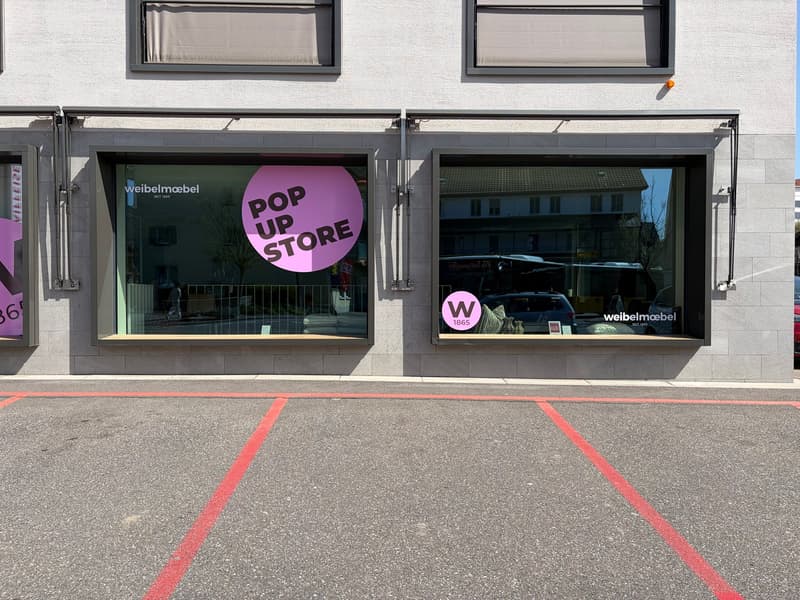 Locale commerciale attraente in posizione centrale di prim'ordine con ampia vetrina (2)