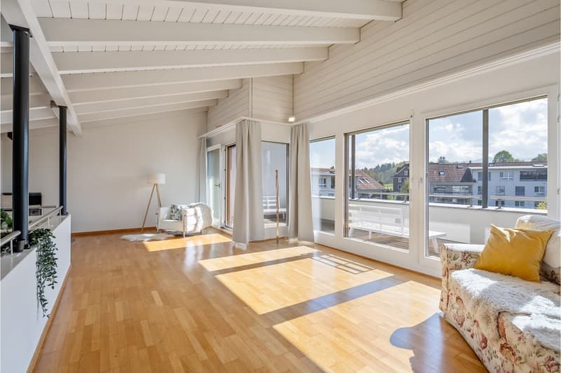 Traumhafte 4.5-Zimmer-Maisonette-Wohnung mit Terrasse, Bergblick und Hobbyraum in Holzhäusern (3)