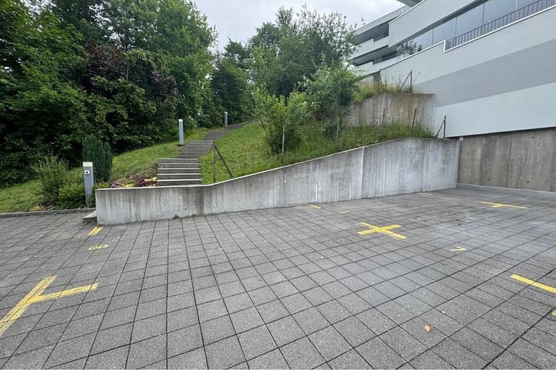 2 places de parking extérieures à louer (2)