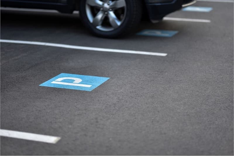 2 places de parking extérieures à louer (4)