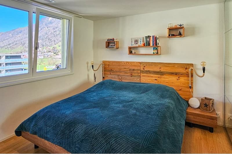 Grosszügige 5.5-Zimmer-Wohnung mit traumhafter Aussicht in Goldau (3)