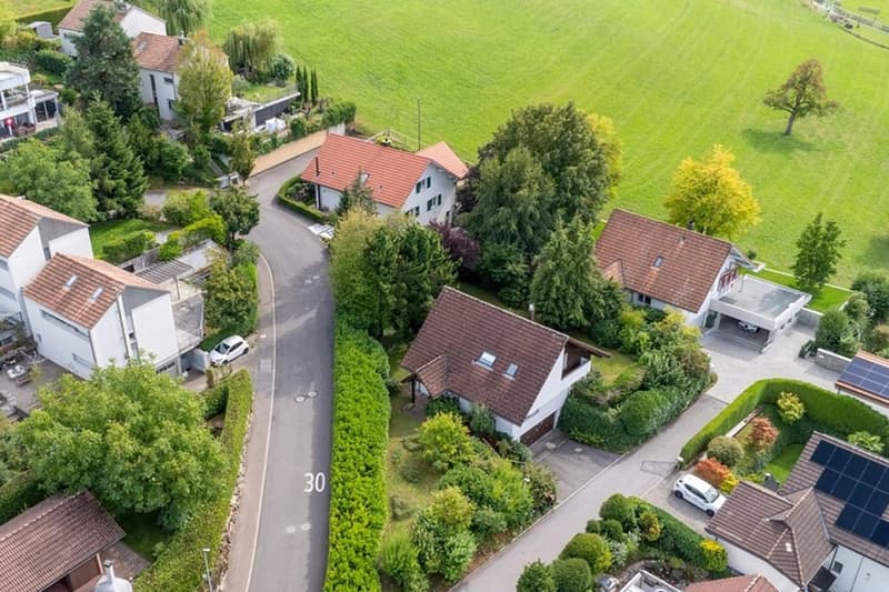 Gepflegtes Einfamilienhaus auf 1'008 m² Grundstück mit aussergewöhnlichem Entwicklungspotenzial (3)