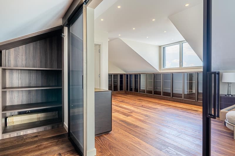 Large contemporary villa with 5 en-suite bedrooms (14)