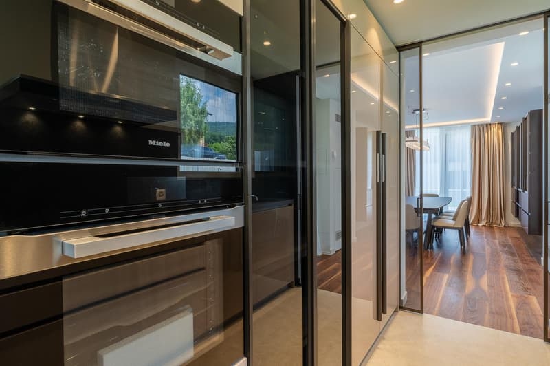 Large contemporary villa with 5 en-suite bedrooms (13)
