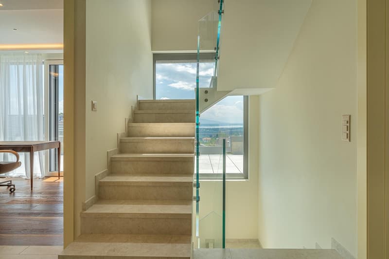 Large contemporary villa with 5 en-suite bedrooms (10)