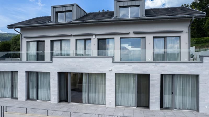 Large contemporary villa with 5 en-suite bedrooms (1)