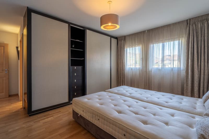 Magnificent 4.5-room apartment in Mont-sur-Rolle (11)