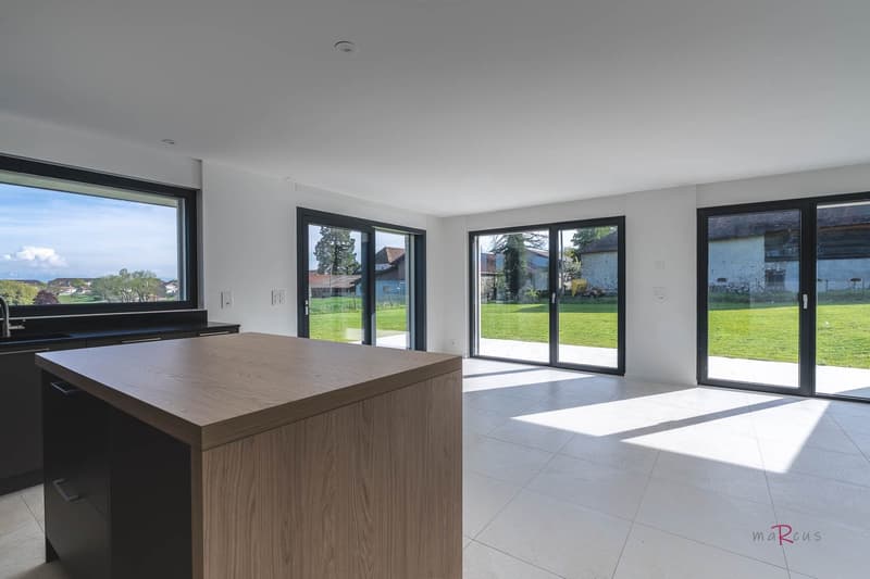 Semi-detached house with 4 bedrooms, magnificent view of the fields and the Alps (15)