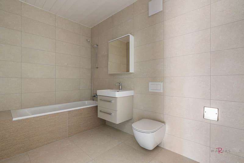 Semi-detached house with 4 bedrooms, magnificent view of the fields and the Alps (9)
