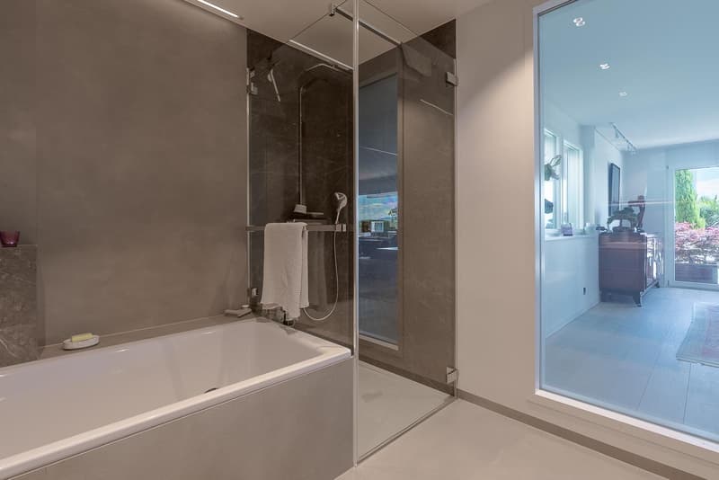 Appartement pieds dans l'eau avec port privé (5)