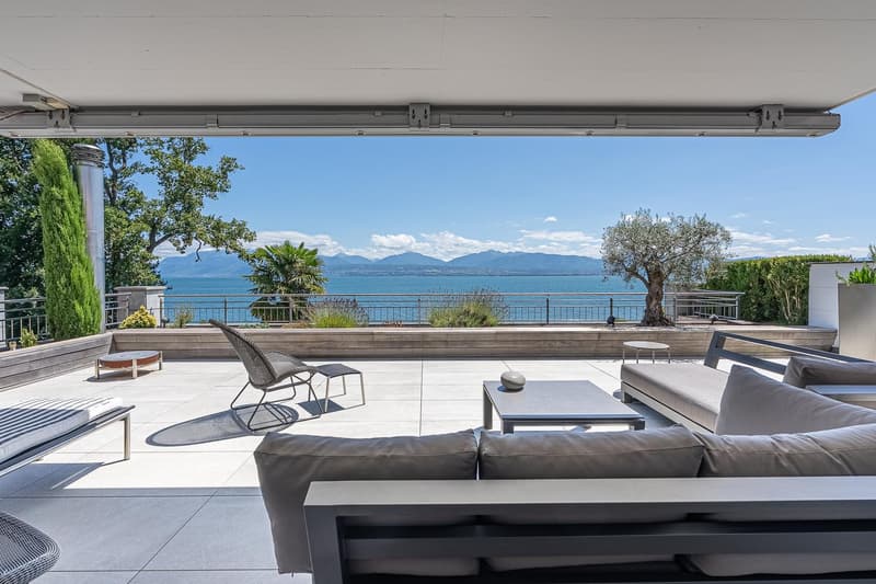Appartement pieds dans l'eau avec port privé (1)