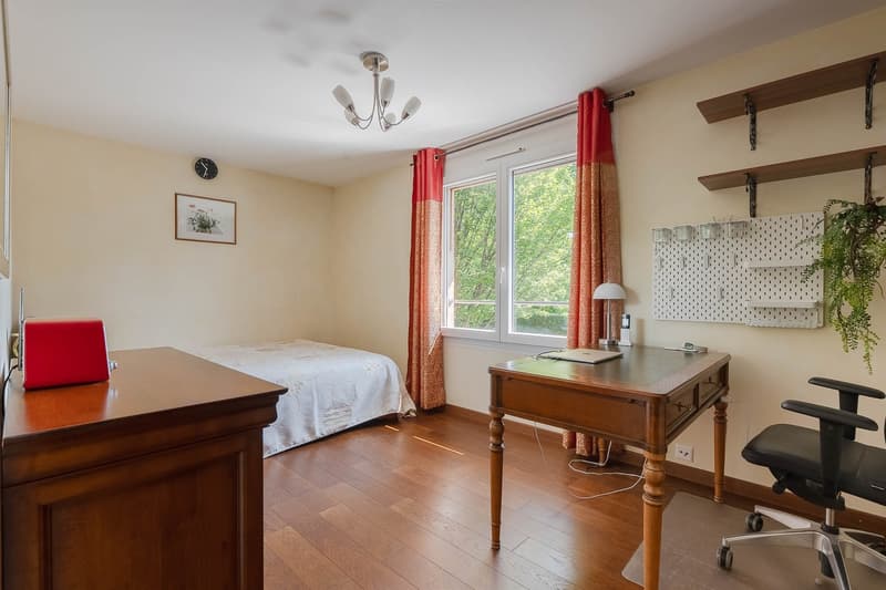 Einfamilienhaus in Allaman, nahe am See und im Wald – 6,5 Zimmer mit Garten (13)