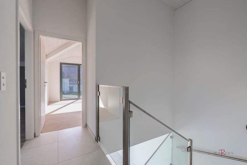 Maison mitoyenne avec 4 chambres, magnifique vue sur les champs et les Alpes (7)