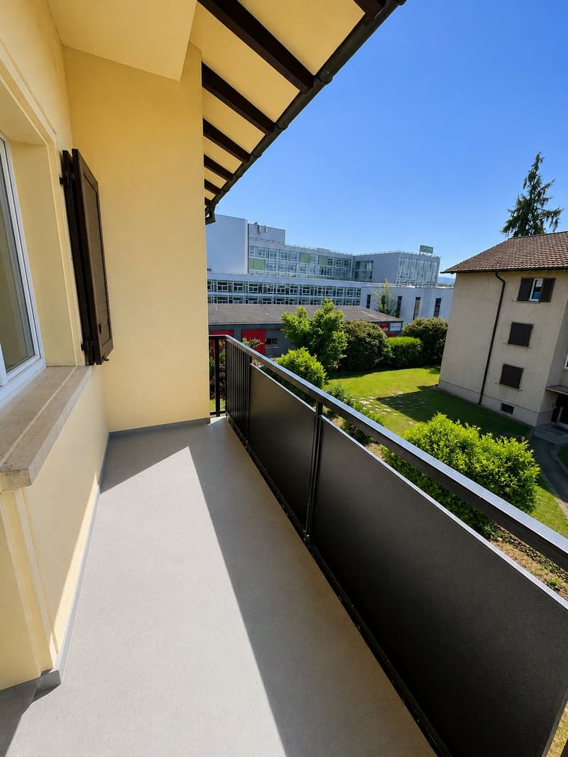 Camera di appartamento condiviso con balcone in zona tranquilla a Dietlikon – disponibile immediatamente (2)