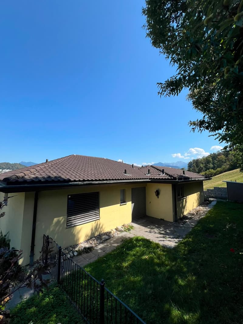 Charmante 3.5-Zimmer-Dachwohnung mit Balkon und Bergblick in Kriens (1)