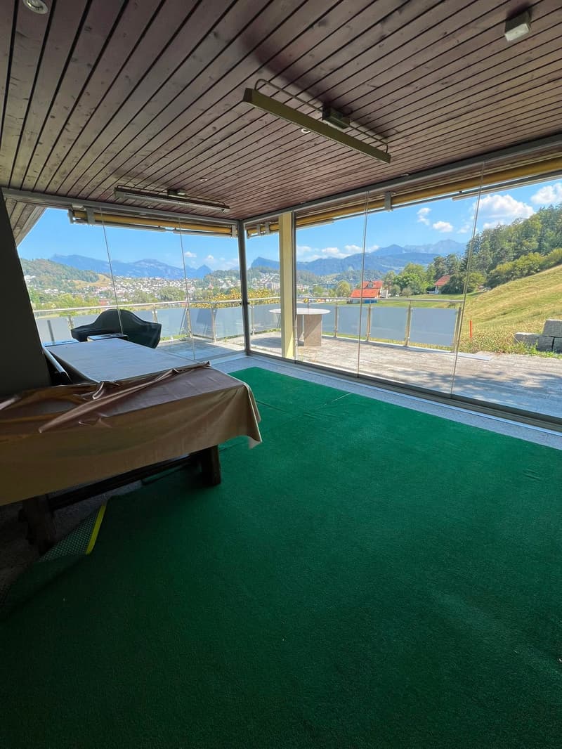 Charmante 3.5-Zimmer-Dachwohnung mit Balkon und Bergblick in Kriens (10)