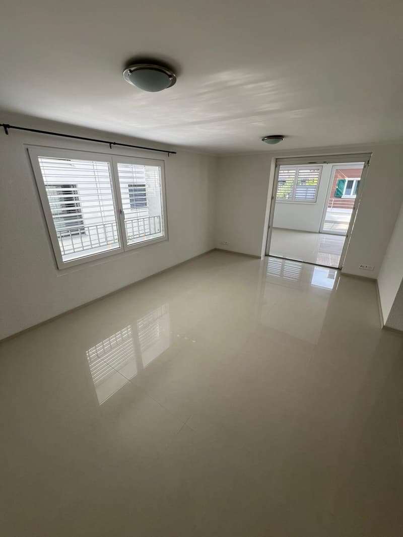 Moderne 3.5-Zimmer-Wohnung mit Wintergarten & grossem Balkon in Stansstad! (1)