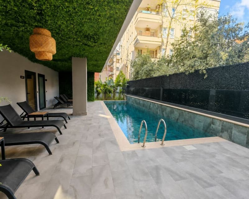 Modern Elegance Just a Few Steps from Cleopatra Beach (12)