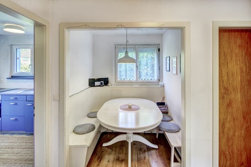 Charming single-family house with large garden and scenic views (14)