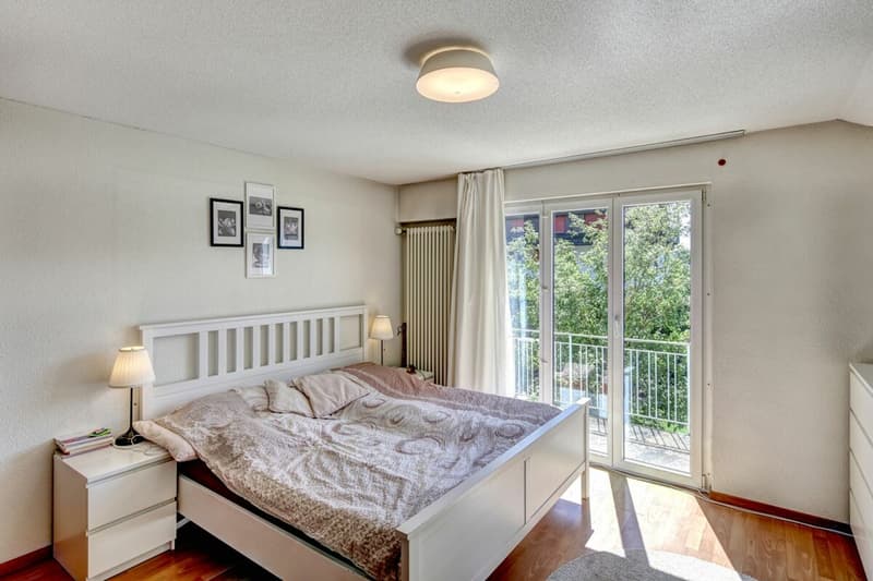 Charming single-family house with large garden and scenic views (10)