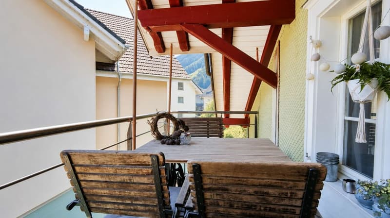 SPACIOUS ATTIC APARTMENT WITH MOUNTAIN VIEW (5)