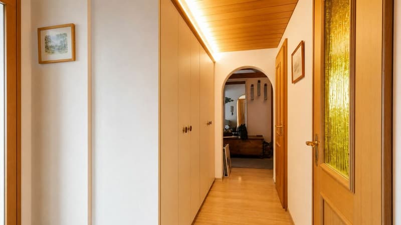 SPACIOUS ATTIC APARTMENT WITH MOUNTAIN VIEW (14)