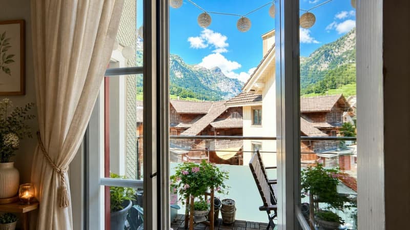 SPACIOUS ATTIC APARTMENT WITH MOUNTAIN VIEW (3)