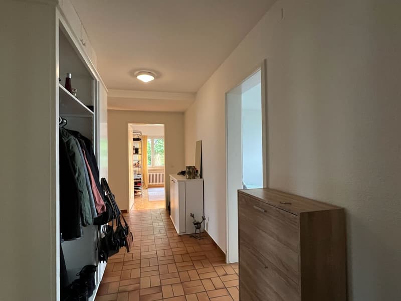 Bello appartamento di 4 locali con balcone in una posizione attraente a Dielsdorf (7)