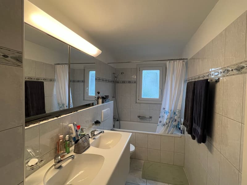 Bello appartamento di 4 locali con balcone in una posizione attraente a Dielsdorf (8)