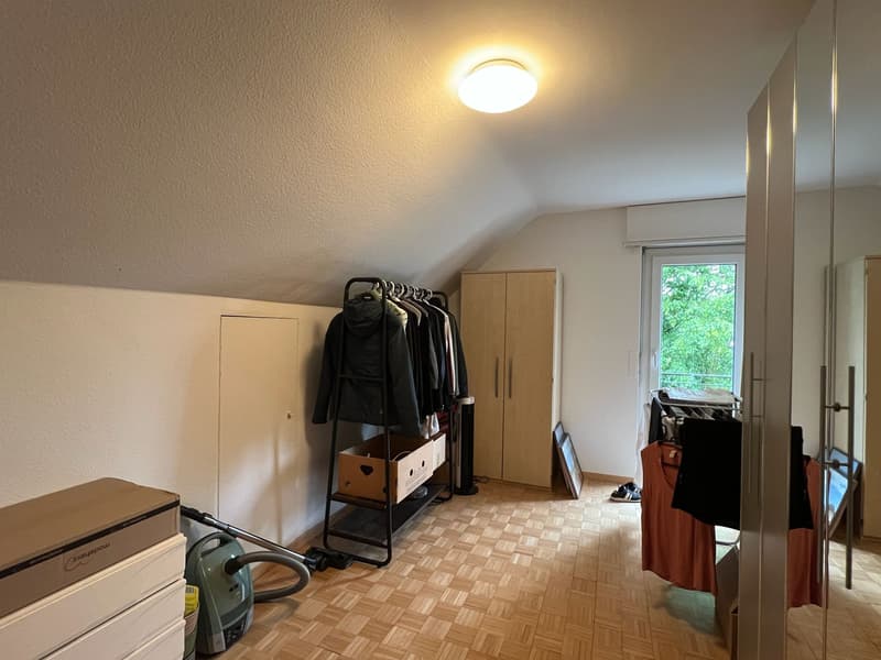 Bello appartamento di 4 locali con balcone in una posizione attraente a Dielsdorf (5)