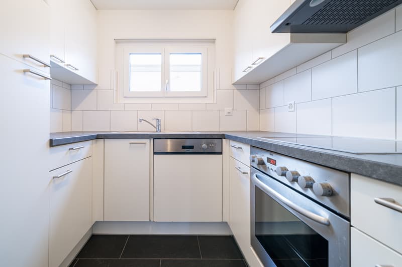 Central beautiful 3-room apartment available (3)