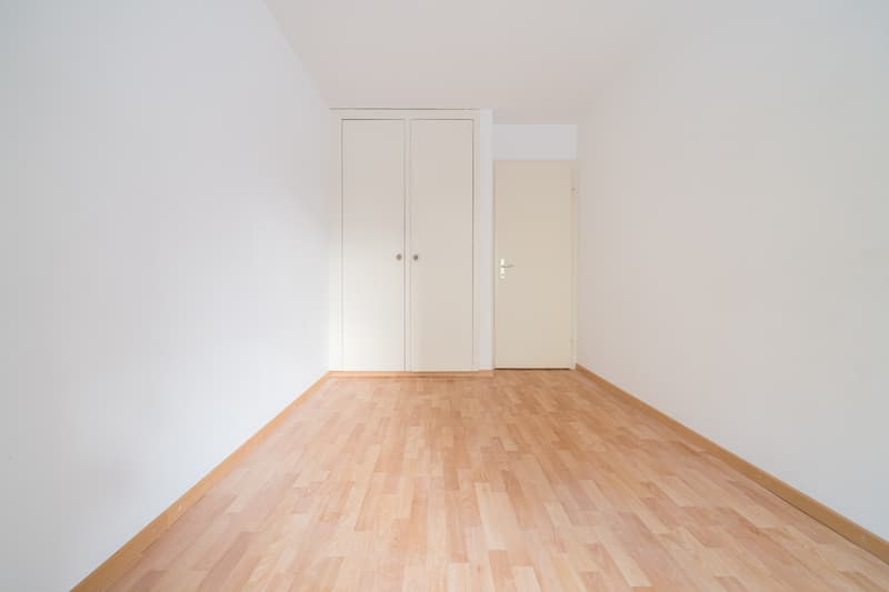Central beautiful 3-room apartment available (7)
